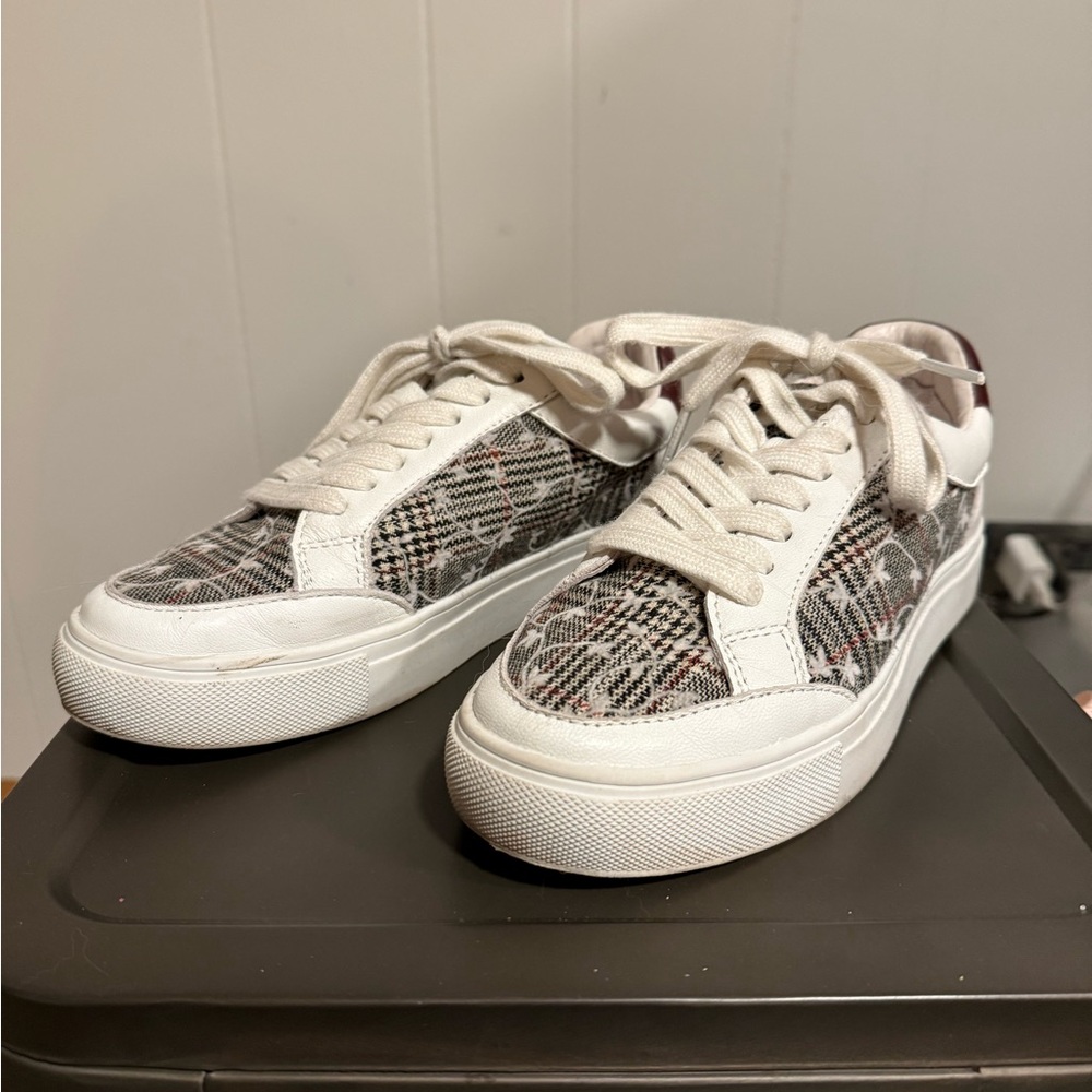 Birdie Sneaker, size 6.5